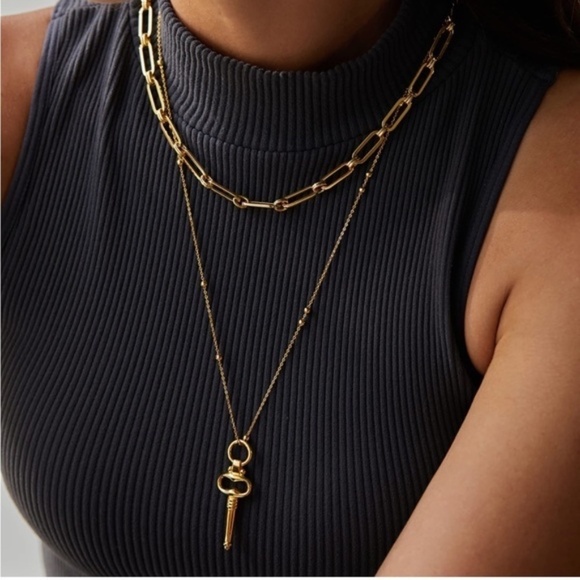 Gold 18k Gold Plated Key Pendant Necklace - Picture 2 of 3